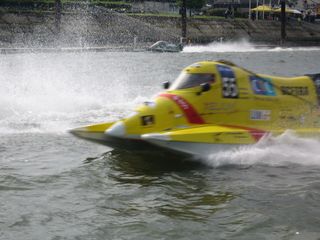 24 h motonautiques 2 mai 2009 019